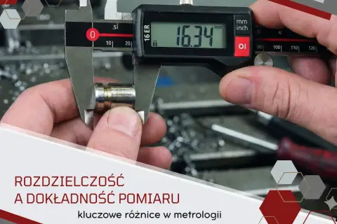 Precyzyjne narzędzia pomiarowe w dłoni, cyfrowy suwmiarka pokazuje 16.34 mm. Rozdzielczość i dokładność pomiaru.